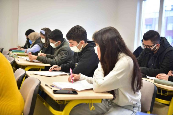 Kepez’de Öğrencilere Ücretsiz Tyt Deneme Sınavı