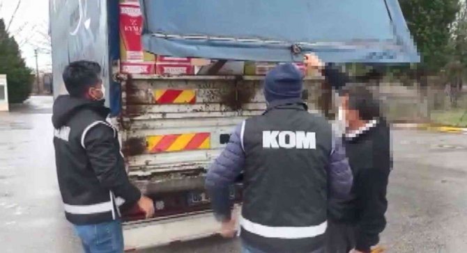Tem’de 4 Milyon 560 Bin Kaçak Makaron Ele Geçirildi