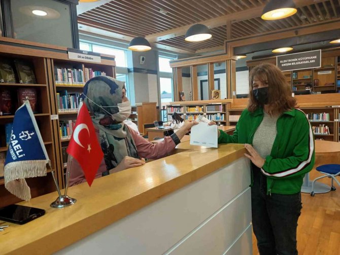 Şanslı Okuyuculara Tiyatro Bileti