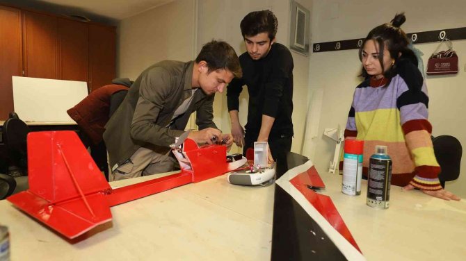 Başkan Altay: “Yeni Nesil Kurslarla Gençlerimizin Ufkunu Açıyoruz”