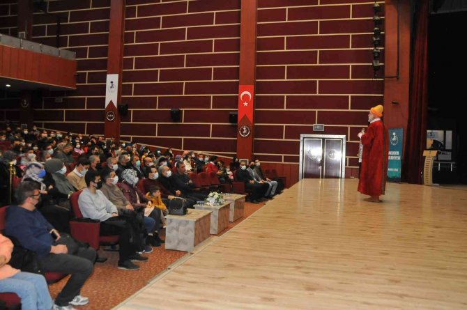 Akşehir’de Meddah Yusuf Duru’ya Yoğun İlgi
