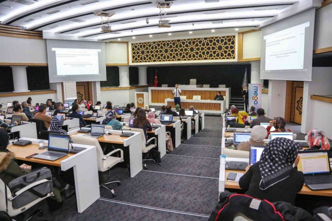 Meram’da Eğitimcilere Erasmus Proje Yazma Eğitimi Verildi
