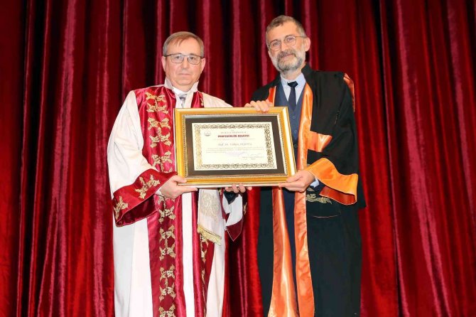 Edirne’de “40. Yılda 40 Profesör Belge Takdim Töreni” Düzenlendi