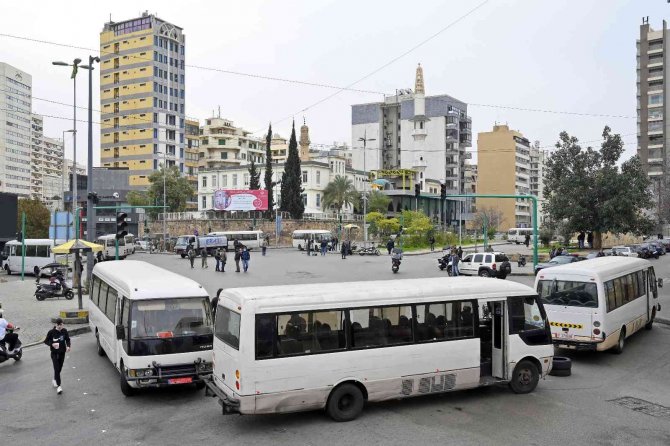 Lübnan’da Ulaşım Sektörü İşçileri Ve Sendikalar Yol Kapattı