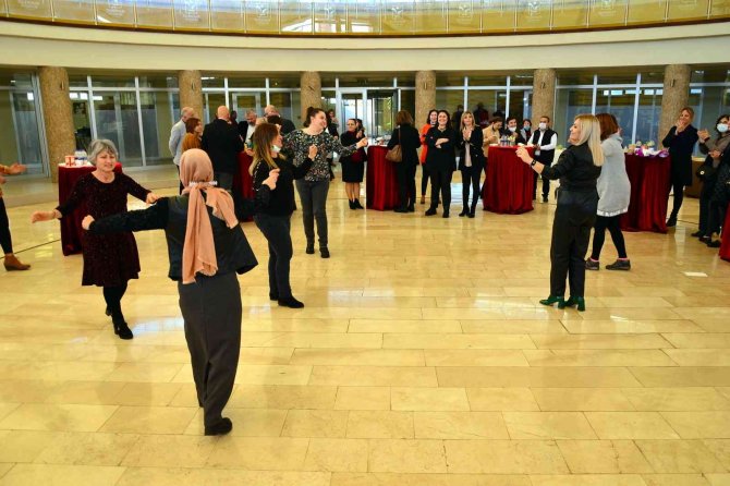 İ̇brahim Sözen Gençlik Merkezi’nde 400 Öğrenci Eğitim Alıyor