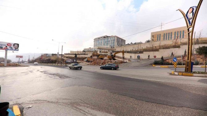 Mardin’de Kavşak Düzenleme Çalışmaları Başladı