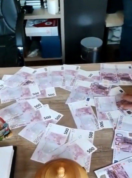 Mersin’de Sahte 23 Bin Euro Ele Geçirildi