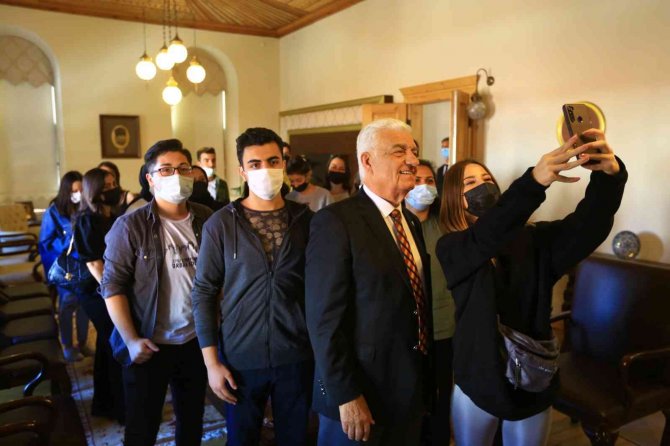 Büyükşehir, Öğrencilere 4 Ayda, 408 Bin 500 Tl Destek Verdi