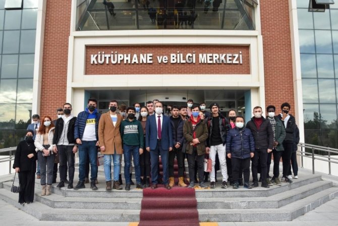 Rektör Beydemir, Öğrencilerle Bir Araya Geldi