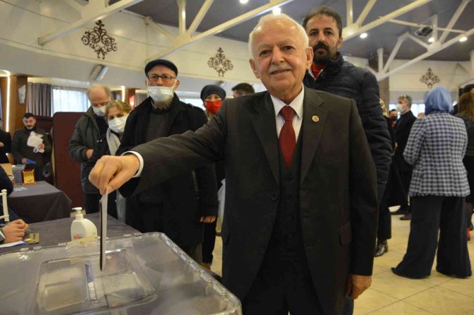 Başkan Çat 6. Dönem İçin Güven Tazeledi