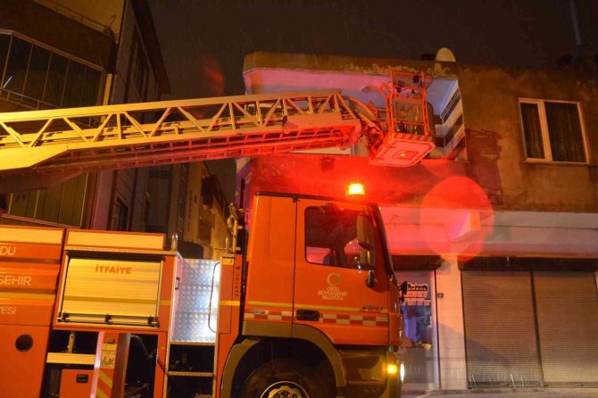 Amcalarından Haber Alamayan Yeğenler, Paniğe Neden Oldu