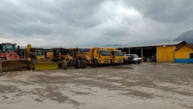 Safranbolu Belediyesi Ekipleri Kar Yağışın Karşı Teyakkuzda