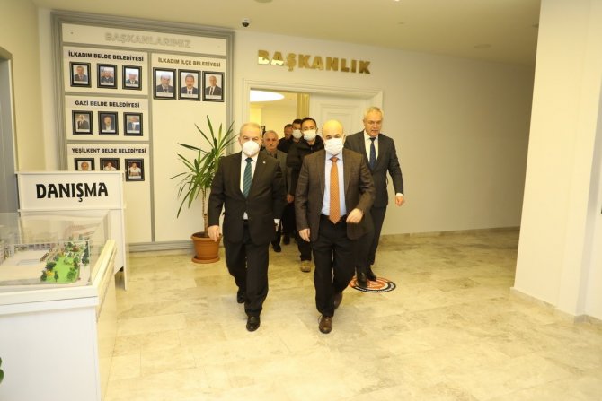 Demirtaş: “Kimse İçinde Bulunduğu Araca Güvenmemeli”