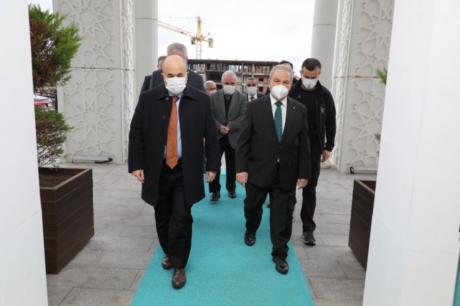 Demirtaş: “Kimse İçinde Bulunduğu Araca Güvenmemeli”