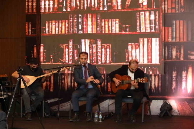 Şairler Ve Yazarlar Bir Araya Geldiler, Şiirleriyle Mest Ettiler