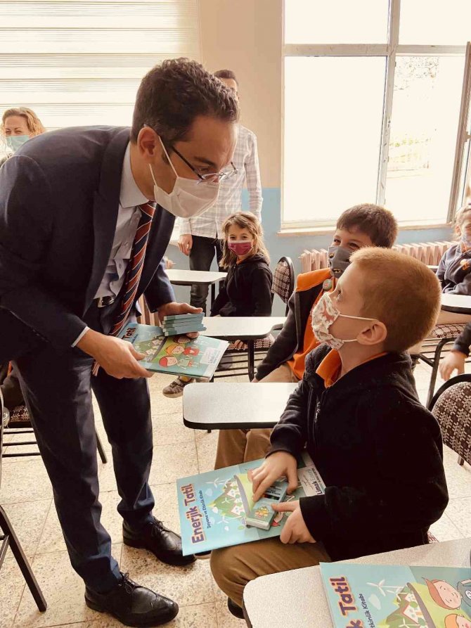 Gölge Oyunuyla Çocuklar Enerji Tasarrufunu Öğrendi