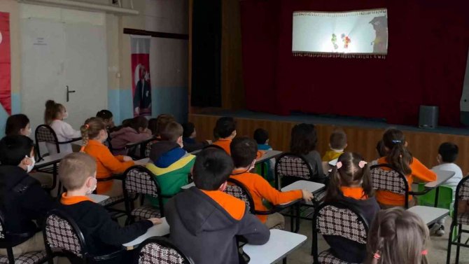 Gölge Oyunuyla Çocuklar Enerji Tasarrufunu Öğrendi