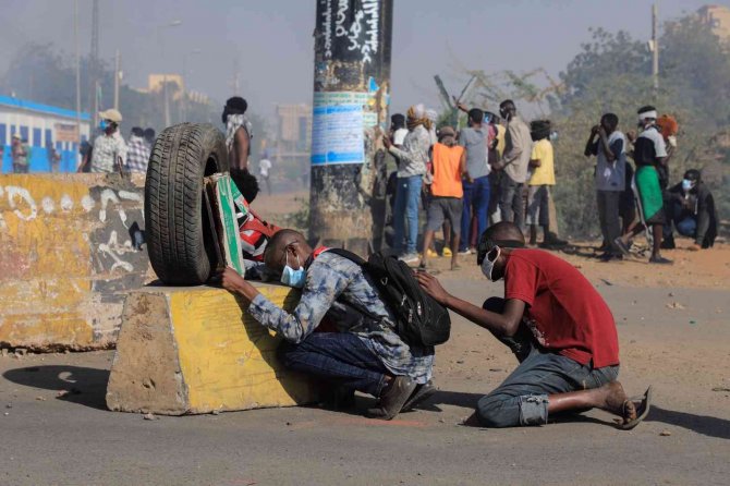 Sudan’daki Protestolarda Bir Polis Hayatını Kaybetti