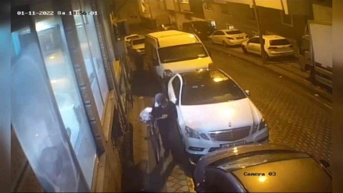 Sultangazi’de Bisiklet Hırsızlığı Kamerada