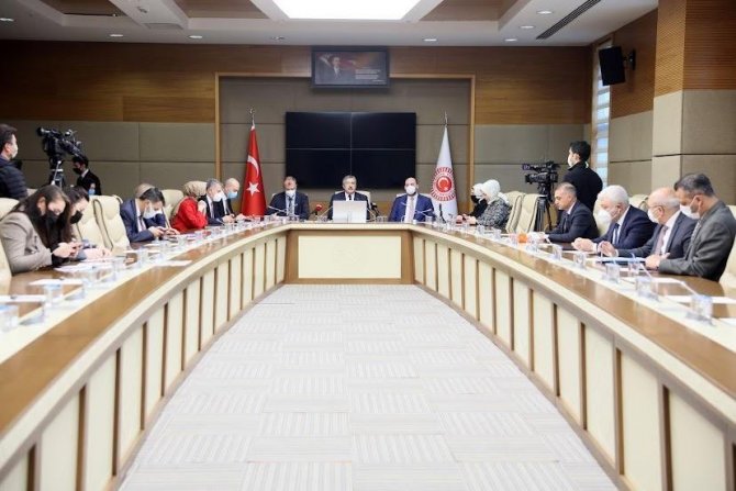 Kolaylı: "İ̇nternet Kanunu Acilen Çıkarılmalı"