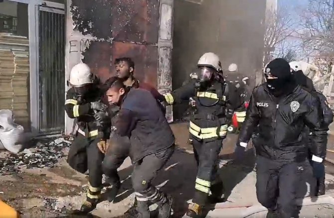 Çorlu’da Geri Dönüşüm Deposundaki Yangında Can Pazarı: 2 Yaralı