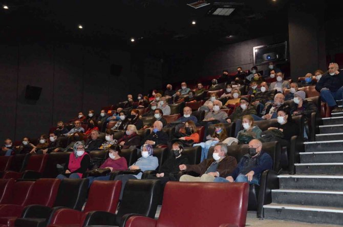Emekli Astsubaylar "Kesişme: İ̇yi Ki Varsın Eren" Filmini İzledi