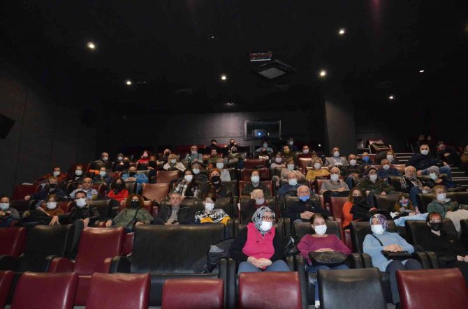 Emekli Astsubaylar "Kesişme: İ̇yi Ki Varsın Eren" Filmini İzledi