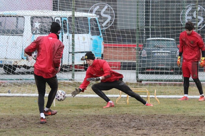 Eskişehirspor Karacabey Belediyespor Hazırlıklarını Sürdürüyor