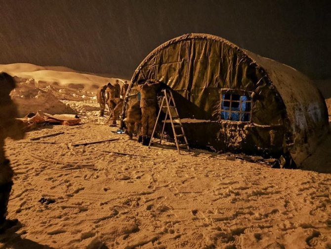 Kar Nedeniyle Kümes Çöktü, 900 Tavuğu Jandarma Kurtardı