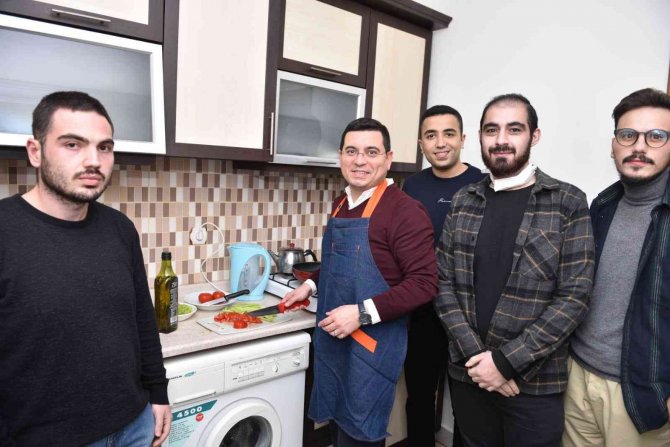 Başkan Tütüncü, Öğrenci Evlerine Konuk Oldu