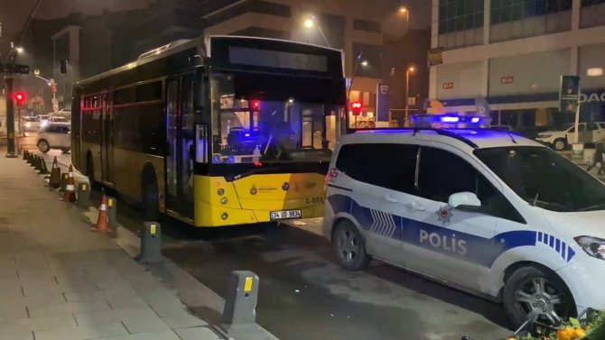 Üsküdar’da İ̇ett Otobüsü Şoförü Direksiyon Başında Fenalaştı