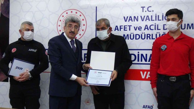 Bakan Soylu’dan Kurtarma Çalışmasına Katılan Ekibe Teşekkür Belgesi