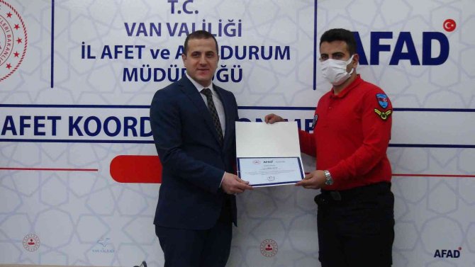 Bakan Soylu’dan Kurtarma Çalışmasına Katılan Ekibe Teşekkür Belgesi