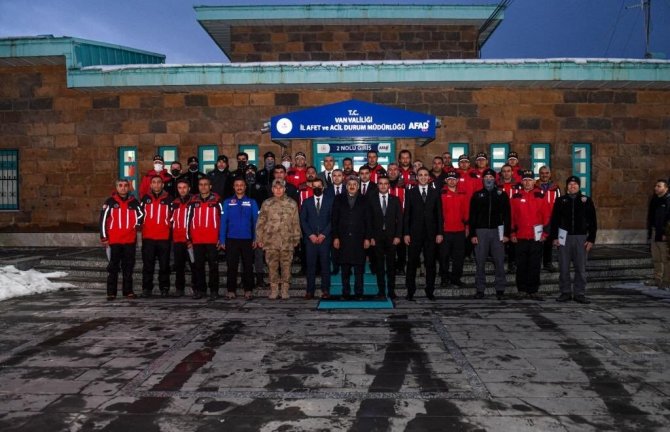 Bakan Soylu’dan Kurtarma Çalışmasına Katılan Ekibe Teşekkür Belgesi