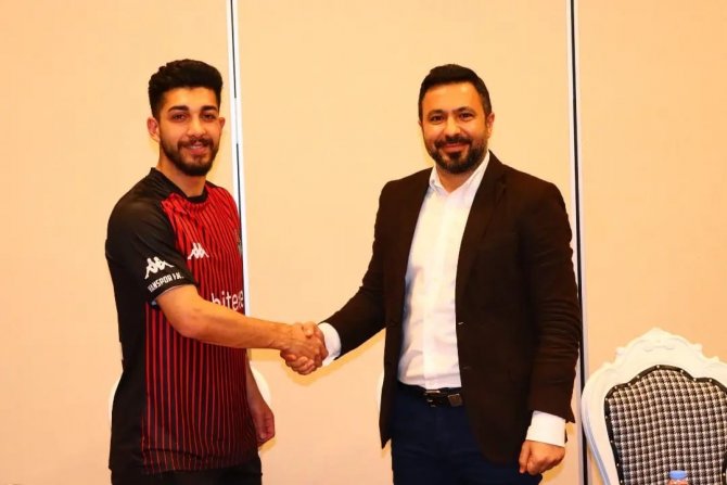 Vanspor 2 Futbolcuyla Sözleşme İmzaladı