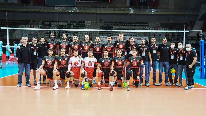 Cev Şampiyonlar Ligi: Ziraat Bankkart: 0 - Dinamo Moskova: 3
