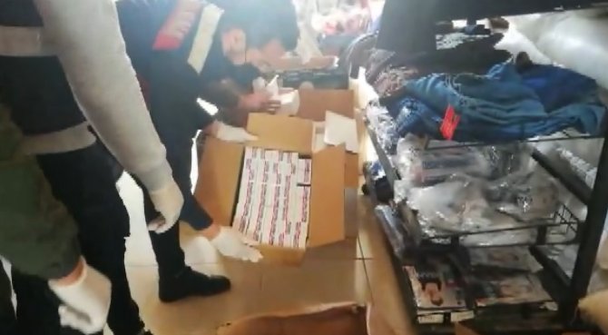 Markette 7 Milyon Tl’lik Kaçak Sigara Ve Uyuşturucu Madde Ele Geçirildi