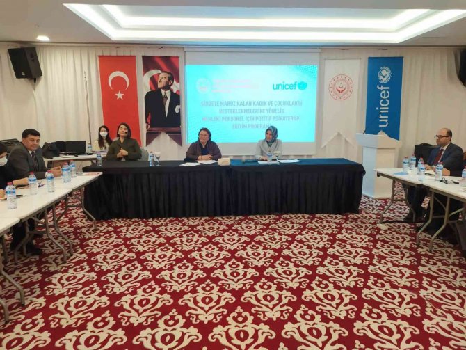 Şöni̇m Ve Kadın Konukevi Personeline "Pozitif Psiko-terapi Eğitimi"