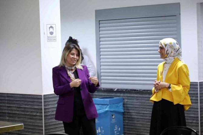 Alanya Belediyesi’nden Öğrencilere Diyetisyen Ve Psikolog Desteği