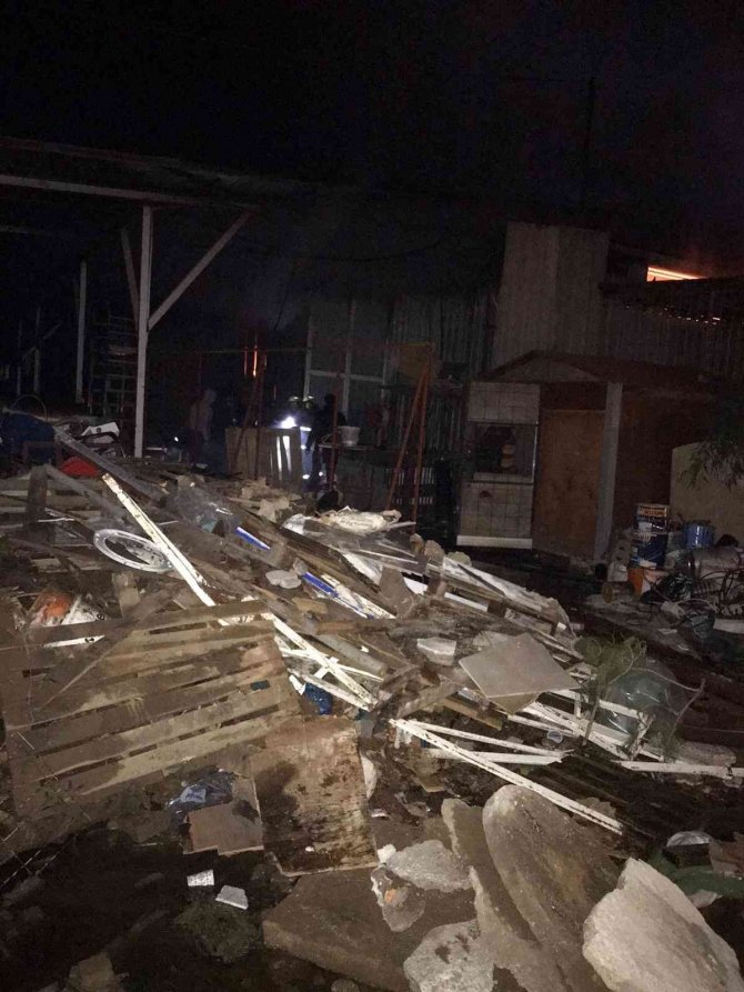 5 Yıldızlı Otelin Marangoz Atölyesi Alevlere Teslim Oldu