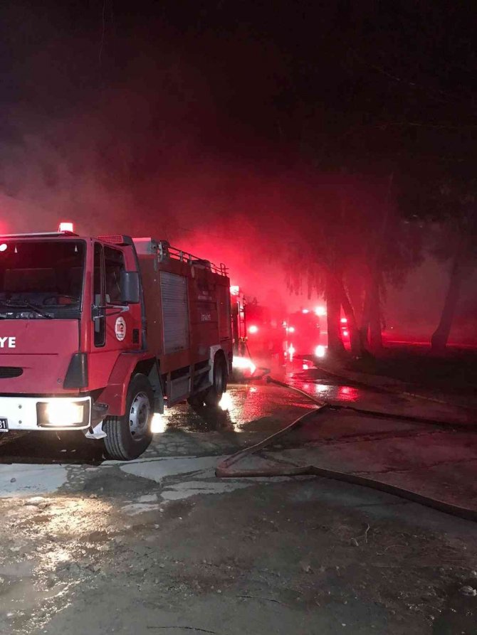 5 Yıldızlı Otelin Marangoz Atölyesi Alevlere Teslim Oldu