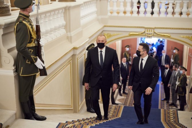 Azerbaycan Cumhurbaşkanı İ̇lham Aliyev, Ukrayna Cumhurbaşkanı Vladimir Zelenskiy İle Bir Araya Geldi