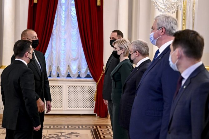 Azerbaycan Cumhurbaşkanı İ̇lham Aliyev, Ukrayna Cumhurbaşkanı Vladimir Zelenskiy İle Bir Araya Geldi