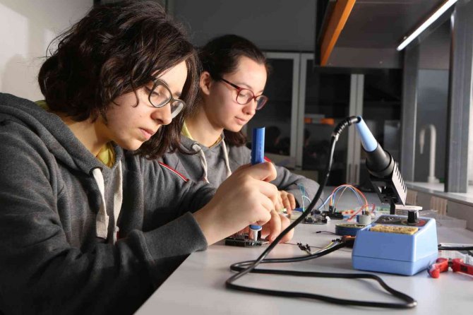 Dünyanın En İyi Üniversiteleri Bahçeşehir Koleji Mezunlarını Seçiyor