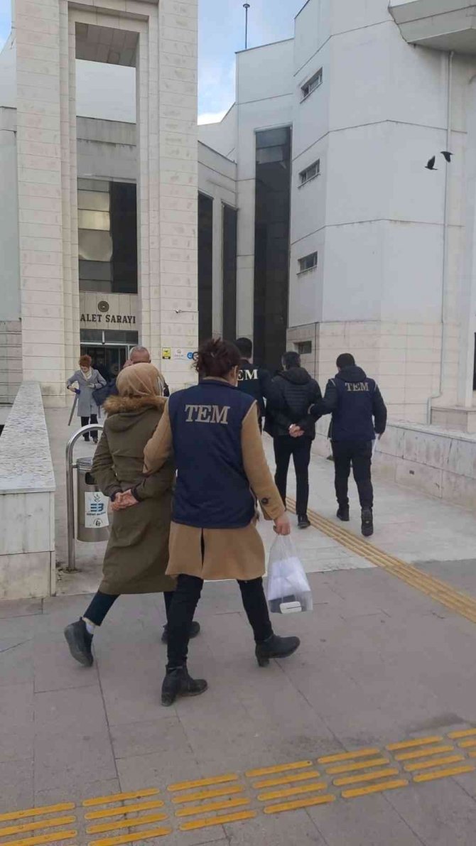 Yurt Dışına Kaçmaya Hazırlanan Fetö Üyesi Çift Tutuklandı