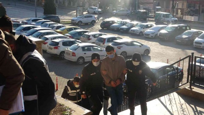 Bilecik’te Bir Kişinin Vurulmasıyla Sonuçlanan Olayın 3 Şüphelisi Adliyeye Sevk Edildi
