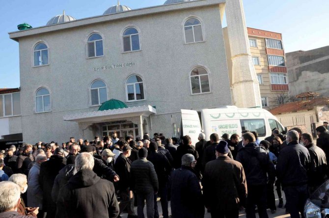 Eşi Tarafından Öldürülen Kadının Cenazesi Toprağa Verildi
