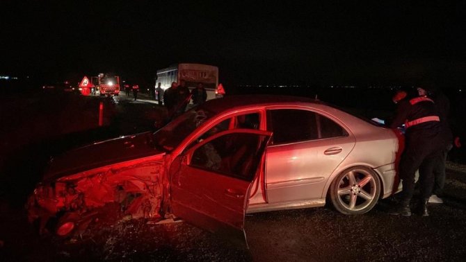 Ceyhan’da Trafik Kazası 1 Ölü, 2 Yaralı