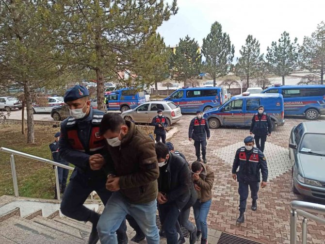 Jandarma’dan Zehir Tacirlerine Operasyon