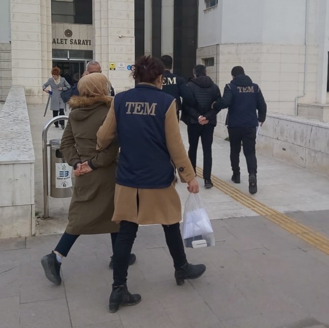 Yurt Dışına Kaçmaya Hazırlanan Fetö Üyesi Çift Yakalandı
